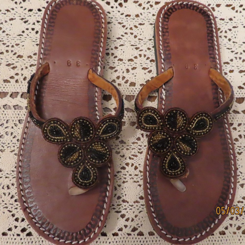 Women's Brown Leather Beaded Flip Flop Sandal size 39/9.5